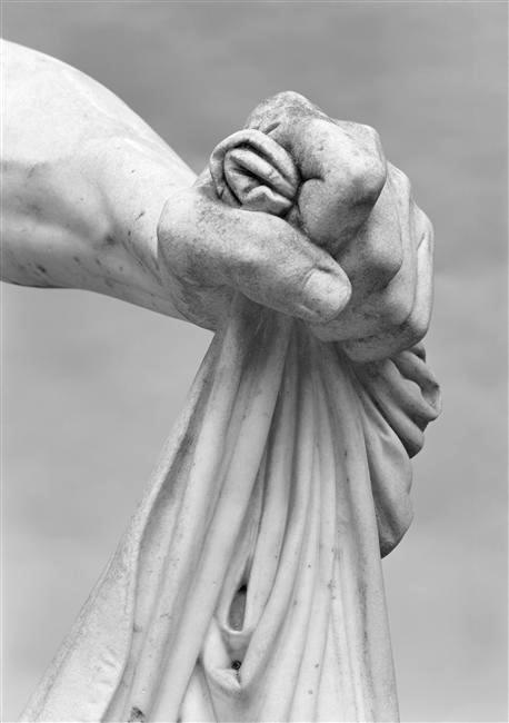 458px x 650px - La Tierce Â»  Hand-of-a-marble-statue-holding-a-drape-tumblr_met2sr973V1qbvfdgo1_500